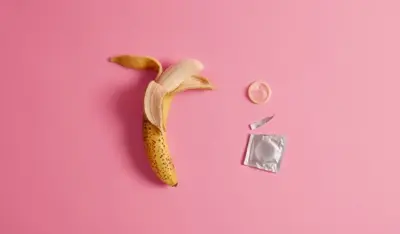 Condom and toy safe icon