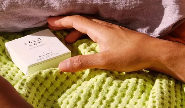 Hexagonal Structure - Condom icon