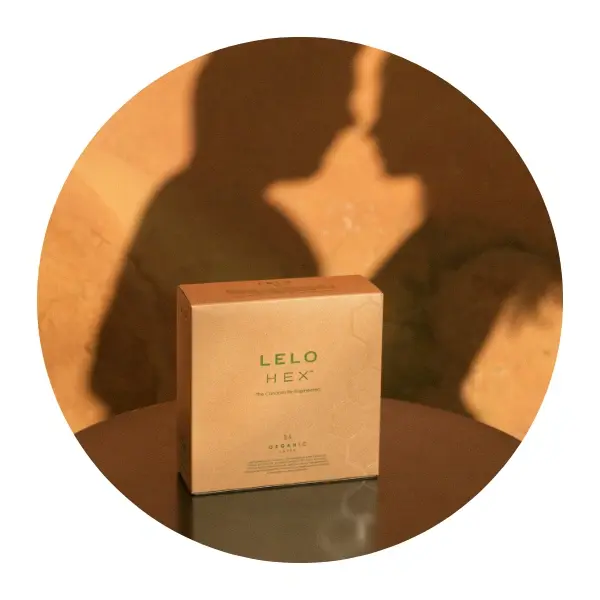 Natural Latex - Trusted material (for those who aren’t latex-allergic), preserving warmth and feel.